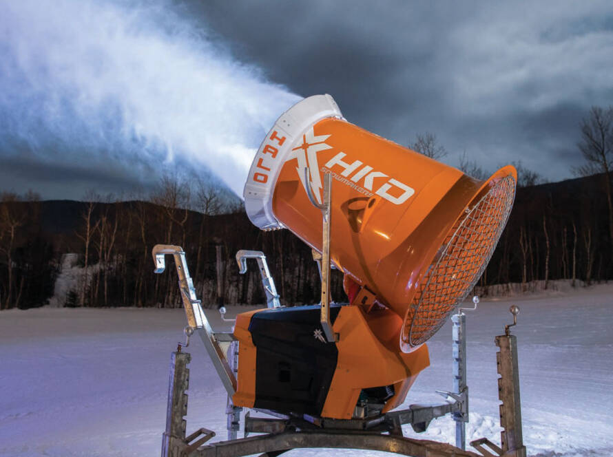 HKD snowmaker blowing snow