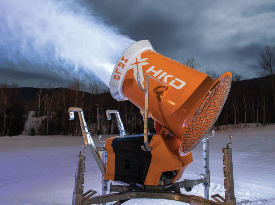 HKD snowmaker blowing snow