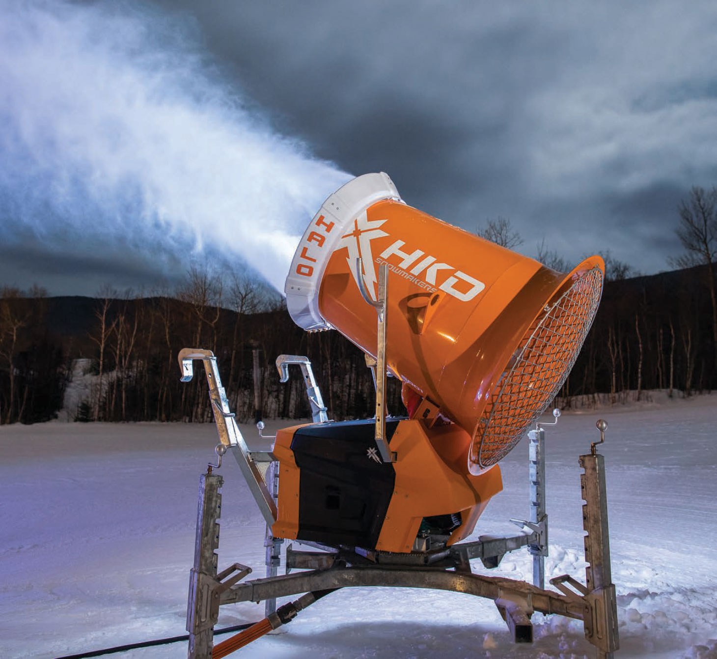 HKD snowmaker blowing snow