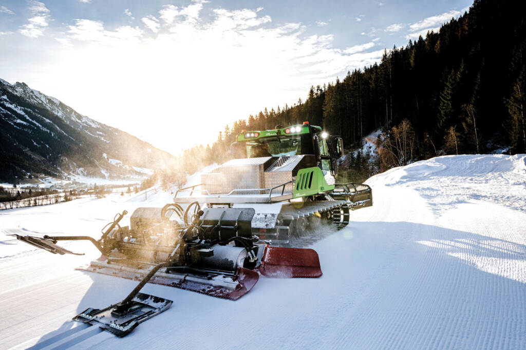 Photo of Prinoth’s Husky eMotion on mountain