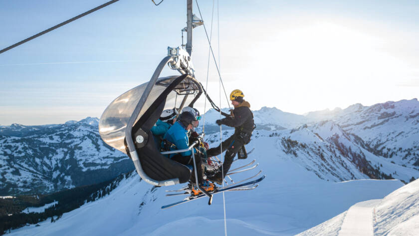 Displaying safety management on gondola