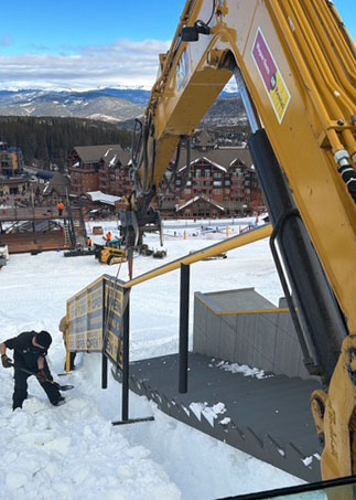 Shovelling and grooming ice track